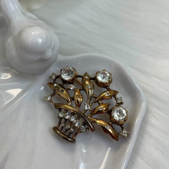 CROWN TRIFARI PAT PEND RHINESTONE FLOWER BOUQUET BROOCH - Picture 4 of 7